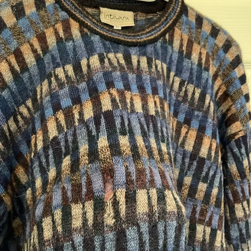 Intiwara‎ Hand Made 100% Alpaca Sweater